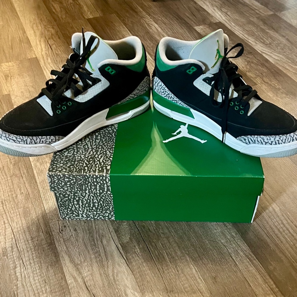 Jordan 3 -Black and Pine Green Sneakers with Silver Accents - Picture 11 of 11